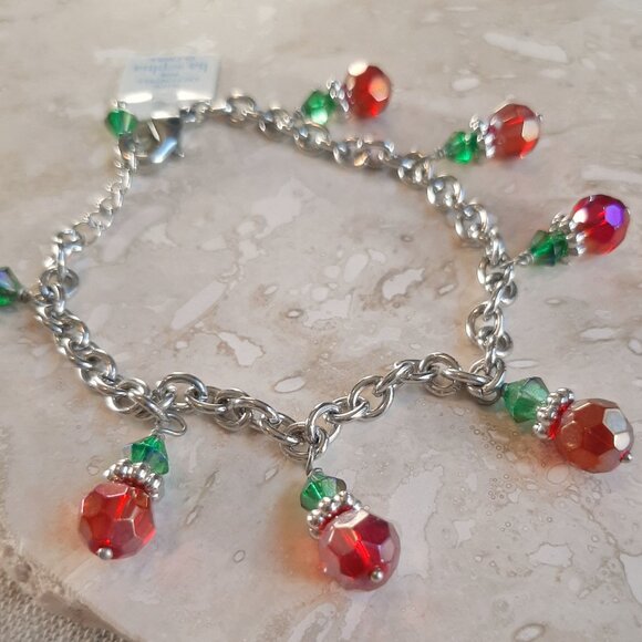 Lia Sophia NWT Red & Green Dangle Holiday Christmas Style Silver Charm Bracelet - Picture 2 of 7